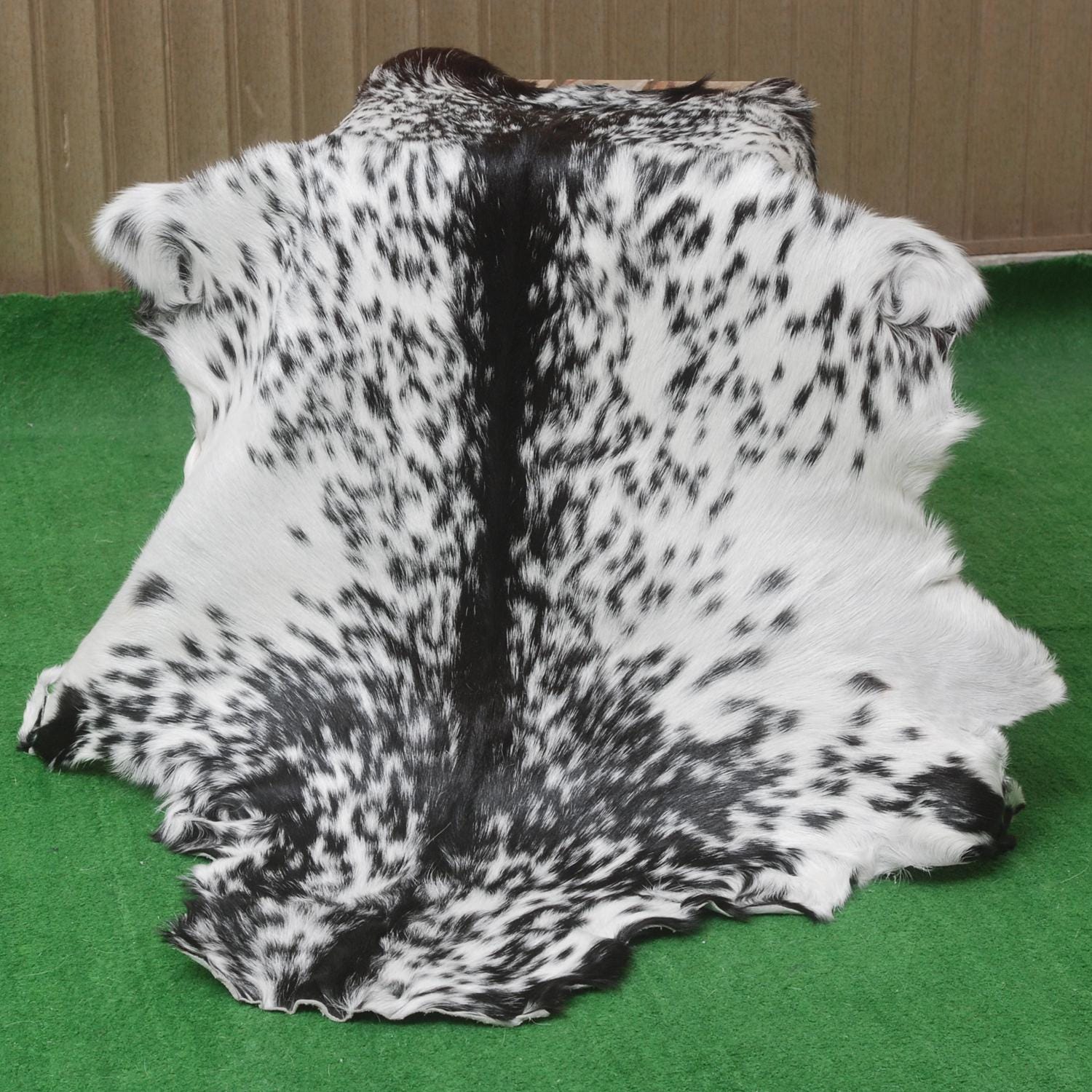 Original Goatskin Hide Brown,  Goat Skin Rug, Goatskin Pelt,  Home Decor Animal Skin Rug,  Bedroom Aesthetic Area Rug,  Brown and White Goat Hide Rug, Goat Skin Rug,  Animal Skin Rug, Real Hair on Hide,  Goal Pelt Rug, Home Decor Rug,  Living Room Area Rug,  Wall Hanging Rug,  Aesthetic Rug,  Leather Rug,  Decorative Rug,  Brown Goatskin Rug,  GoatHide Brown White